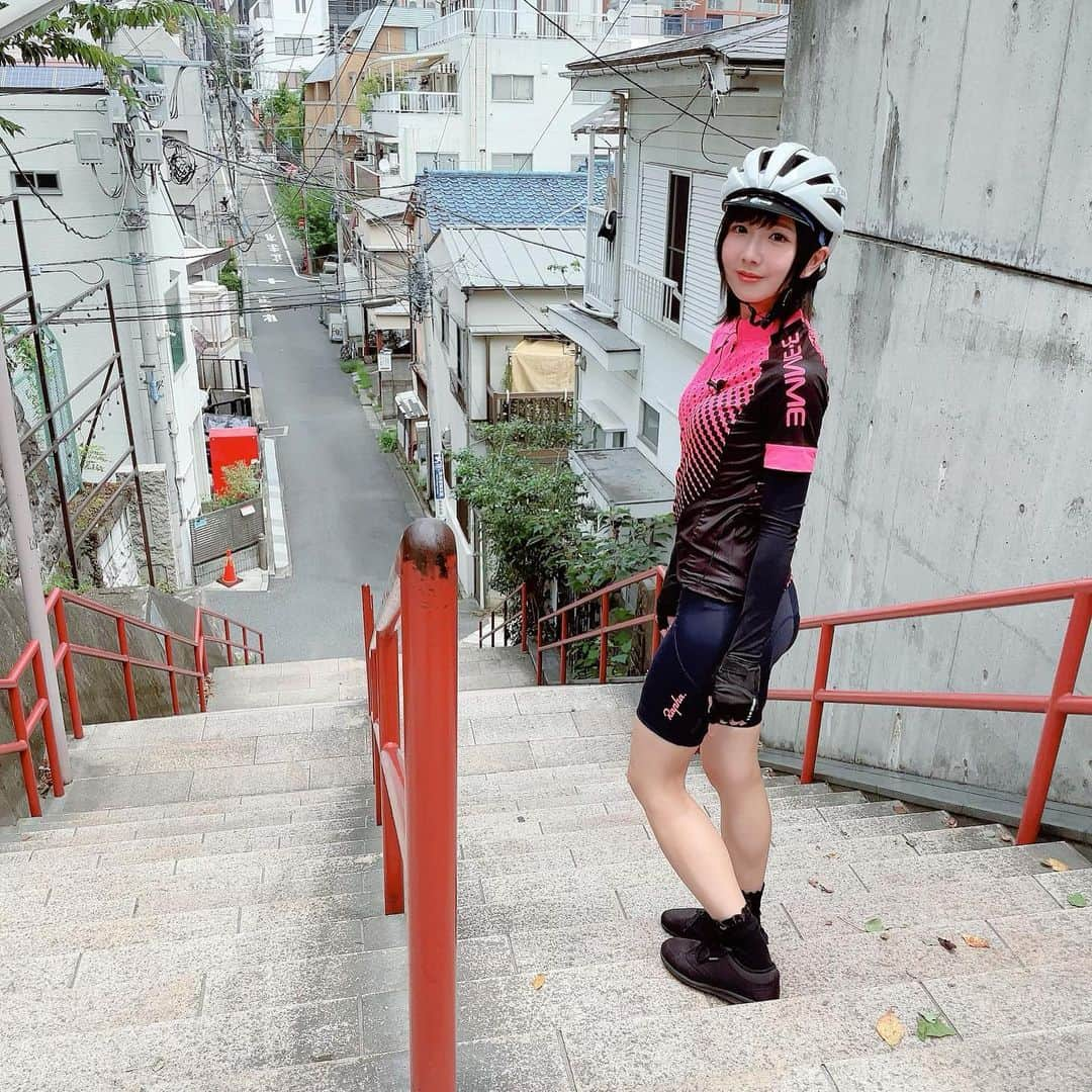 東城咲耶子さんのインスタグラム写真 - (東城咲耶子Instagram)「ガチナマの撮影のときの🚴‍♀️ @gachinkocycletv   例のあの坂だ〜！  君の名は…！？🙋🏻‍♀️  #roadbike #cyclinggirl #ロードバイク #ロードバイク女子 #サイクルジャージ #ロードバイクのある風景 #ロードバイクのある生活」3月9日 23時44分 - sayapacachan