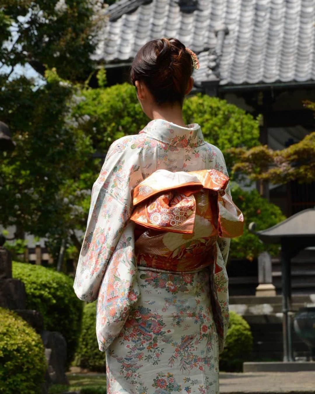 エマ中岡優姫のインスタグラム：「着物着ておでかけに行きたいな〜 #着物」