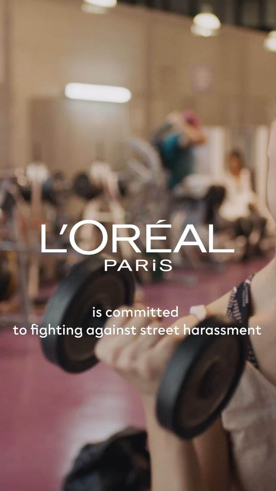 ジェーン・フォンダのインスタグラム：「On International Women’s Day, I’m proud to be part of the Stand Up against Street Harassment program by @lorealparis! More than 1.5 million people around the world have already been trained to the Stand Up program. We are all part of the solution to fight this global issue. Join the movement and get trained now in 10 minutes on standup-international.com // https://bit.ly/3v51du8 #WeStandUp」