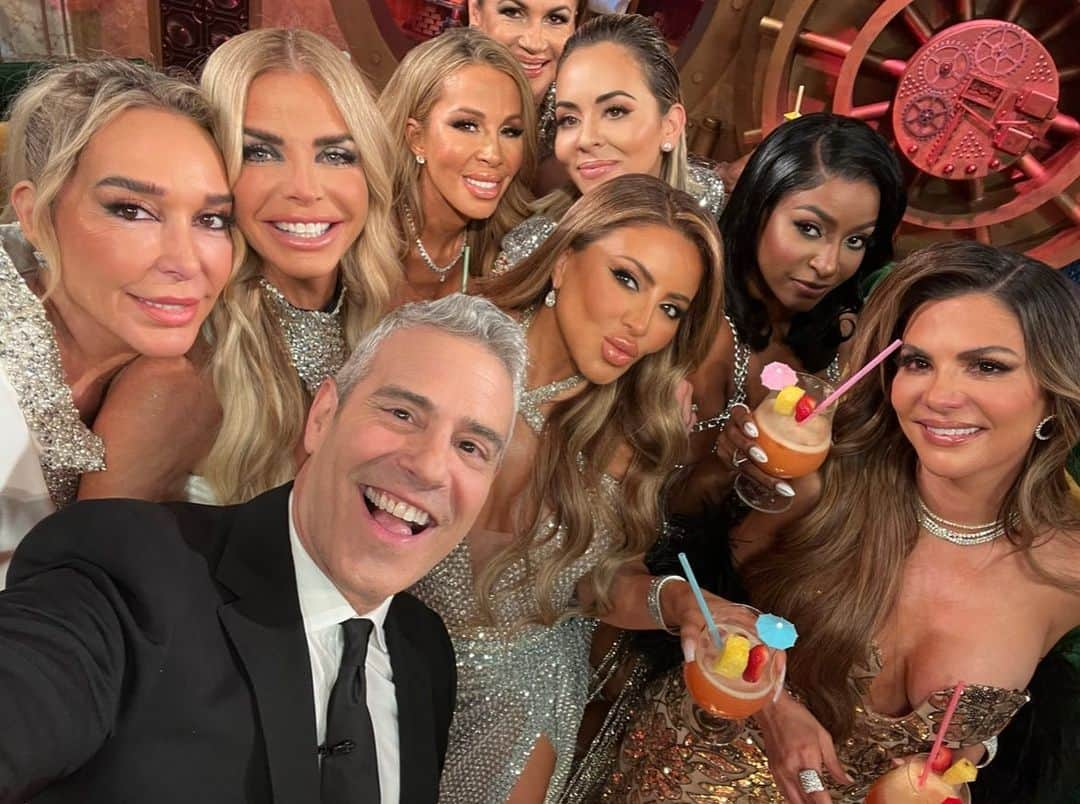 アンディー・コーエンのインスタグラム：「#RHOM Reunion - streaming on Peacock NOW!」