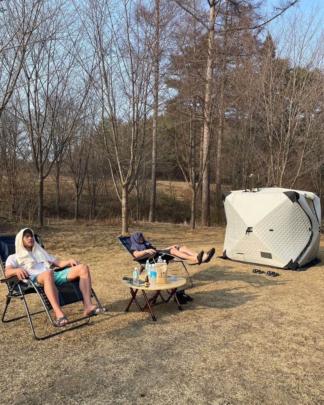 田村一将さんのインスタグラム写真 - (田村一将Instagram)「初めて福島の観光スポットでもある浜通りにいってきました🤗  今回は楢葉町でSUP体験と川内村でテントサウナ✌️  SUPはみんな見てくれた番組以来だったけどめちゃ楽しかったー😂  風も少なくて乗りやすいから場所だから、初心者でも体験しやすいと思う👍リオンとしょーたも初めてなのにめちゃ上手だった👏  あと、いわなの郷でやったテントサウナは水風呂じゃなくて近くの川でめちゃキンキン✌️最高に整った！テントサウナと外気浴最強👌  イワナ釣りとかキャンプもできるらしーよー！  めちゃおすすめ環境だから興味ある人は"かわうちラボ"のサイトをチェックしてね☝️  本当に楽しかったからまた暖かくなったら行きたいね😊  #ハママニ #SUP体験 #テントサウナ #楢葉町 #川内村 #pr #サウナ #バチェロレッテ #SUP #福島観光」3月10日 12時32分 - tam211