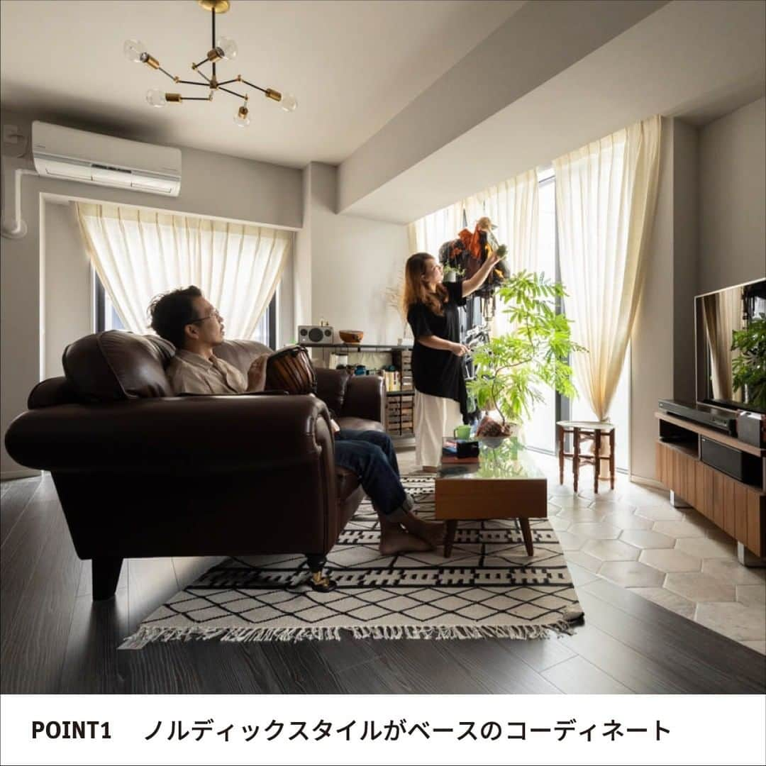 株式会社サジェストさんのインスタグラム写真 - (株式会社サジェストInstagram)「. OWNER’S REVIEW  「Indoor Picnic」空間設計編 . .ご夫婦ともに関西出身で、ご結婚を機に神戸で注文住宅を購入され、当時気に入っていたノルディックスタイルに多彩なカラーを取り入れたコーディネートを楽しまれていました。 ． 5年後、東京への転勤が決まり、新しい住まいも自分たちの"今"の好みを反映させた空間づくりをしたいと考えられていたそうで、設計変更が可能である事を重視しお住まい探しをしている中出会ったのが「デュフレ渋谷本町」。 ． お互いの通勤利便性や住環境などの条件が良かったうえにカスタムオーダーシステムの充実度や設計変更などにも対応できる点が気に入り、「自由度の高さに惹かれました」と話してくださいました。 ． デュフレ渋谷本町ではいかに空間の広がりや繋がりを表現できるかを意識したそうです。 まずは玄関スペースを広げ、好きな自転車のディスプレイ＆メンテナンスができるよう「土間」スペースに。リビングまでの廊下＆キッチン床は土間との繋がりを出す為にタイル張りに変更し、あえてリビング扉を取り払いトイレ扉の位置を変更することで玄関から室内へのスムーズな動線と一体感を。 リビング扉を取り払った事で残った壁はアーチ型の開口にする事で、遊び心と開放感を表現しました。 . . #コンサバトリー #コンサバトリーのある暮らし #設計 #住宅設計 #土間収納のある間取り #土間 #土間玄関  ． ーーーーーーーーーーーーーーーー dwell in style = らしくを暮らしに @suggest_dwellinstyle ーーーーーーーーーーーーーーーー . 他の誰のものでもない、 自分自身のスタイルを持って これまでにない場所に住まう。 ―そのときめきを創るのは、私たち。  ◇ デュフレ渋谷本町 ⇒オーナーズレビューはこちら　　 https://www.suggest.co.jp/contents/review.html」3月10日 11時50分 - suggest_dwellinstyle