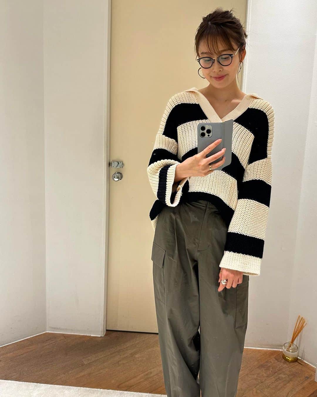 良原安美さんのインスタグラム写真 - (良原安美Instagram)「ざくざく編みの ボーダーニット⚓︎💙 ⁡ あたたかくなって、 あたためていた春物達が、 私を着てくれ！！ とみんな手を挙げている。👖👗  ⁡ ⁡ トップス　ZARA パンツ　ATON ⁡ ⁡ #すきま風入りまくりニット #私服」3月10日 12時03分 - yoshiharaami