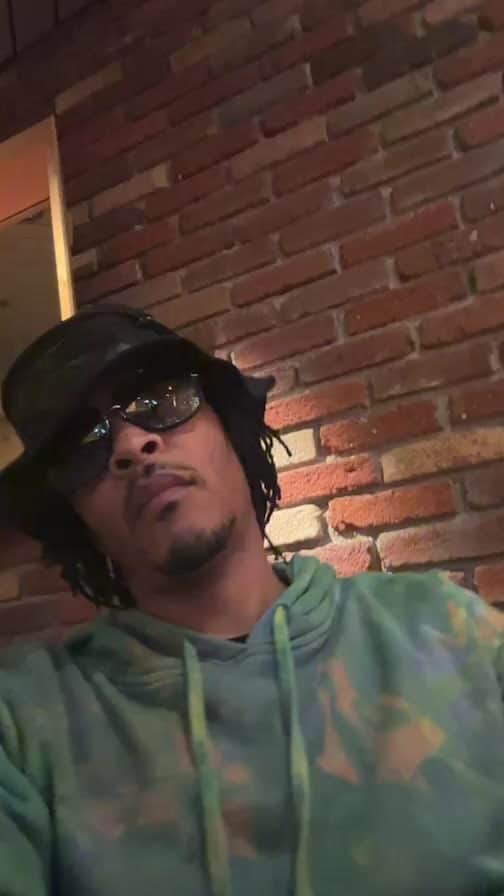 T.I.のインスタグラム：「@thehahamafia @kimmelscomedyclub TOMORROW-SUNDAY  In Loving Honor OF My triple OG @rubiconatl  HaHaMafia/Hustle Gang 4L🫡👑Ⓜ️」