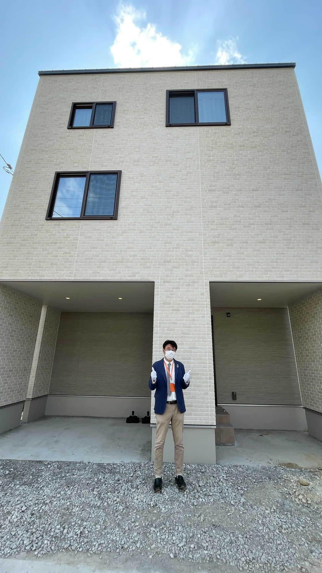 homelife 夢を叶える暮らし方のインスタグラム：「【箕面店】ビルトインガレージのある3階建て」