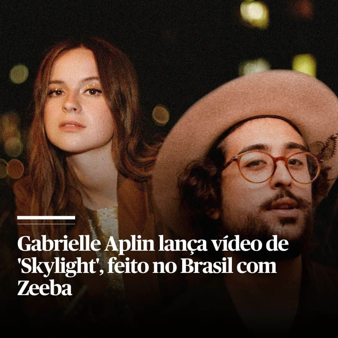 ガブリエル・アプリンのインスタグラム：「A cantora e compositora inglesa Gabrielle Aplin se une ao fenômeno brasileiro Zeeba em uma nova versão de seu hit "Skylight", trilha sonora da novela "Todas as Flores", do Globoplay, e faixa de abertura de seu recém-lançado álbum "Phosphorescent".   "Aqui está a versão ao vivo de Skylight com Zeeba, filmada no Beco do Batman quando estive em São Paulo. Zeeba estava na Europa enquanto eu estive no Brasil, mas fizemos dar certo! Espero que gostem", celebra a cantora.   Nos stories, Rolling Stone compartilha com exclusividade o vídeo da parceria, gravado inteiramente no Brasil, cuja estreia oficial acontece nesta sexta-feira (10). Arraste para o lado para conferir uma prévia!  🇬🇧  English singer-songwriter Gabrielle Aplin joins forces with Brazilian phenomenon Zeeba in a new version of her hit song "Skylight", that is also part of the soundtrack of Globoplay's soup opera "Todas as Flores", and the opening track of her recently released album "Phosphorescent".  "Here is a live version of Skylight featuring Zeeba filmed at Beco De Batman during my time in São Paulo. Zeeba was in Europe when I was there but we managed to make it work! Please enjoy it", celebrates the singer.  In stories, Rolling Stone exclusively shares the video of the partnership, recorded entirely in Brazil, that will official premiere on Friday (10). Slide this post to check out the preview!」