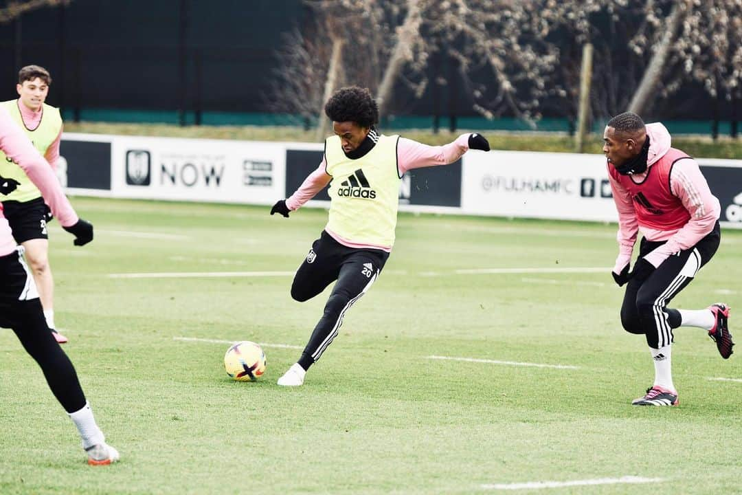 ウィリアンさんのインスタグラム写真 - (ウィリアンInstagram)「Enjoying myself and training hard every single day.」3月10日 5時18分 - willianborges88