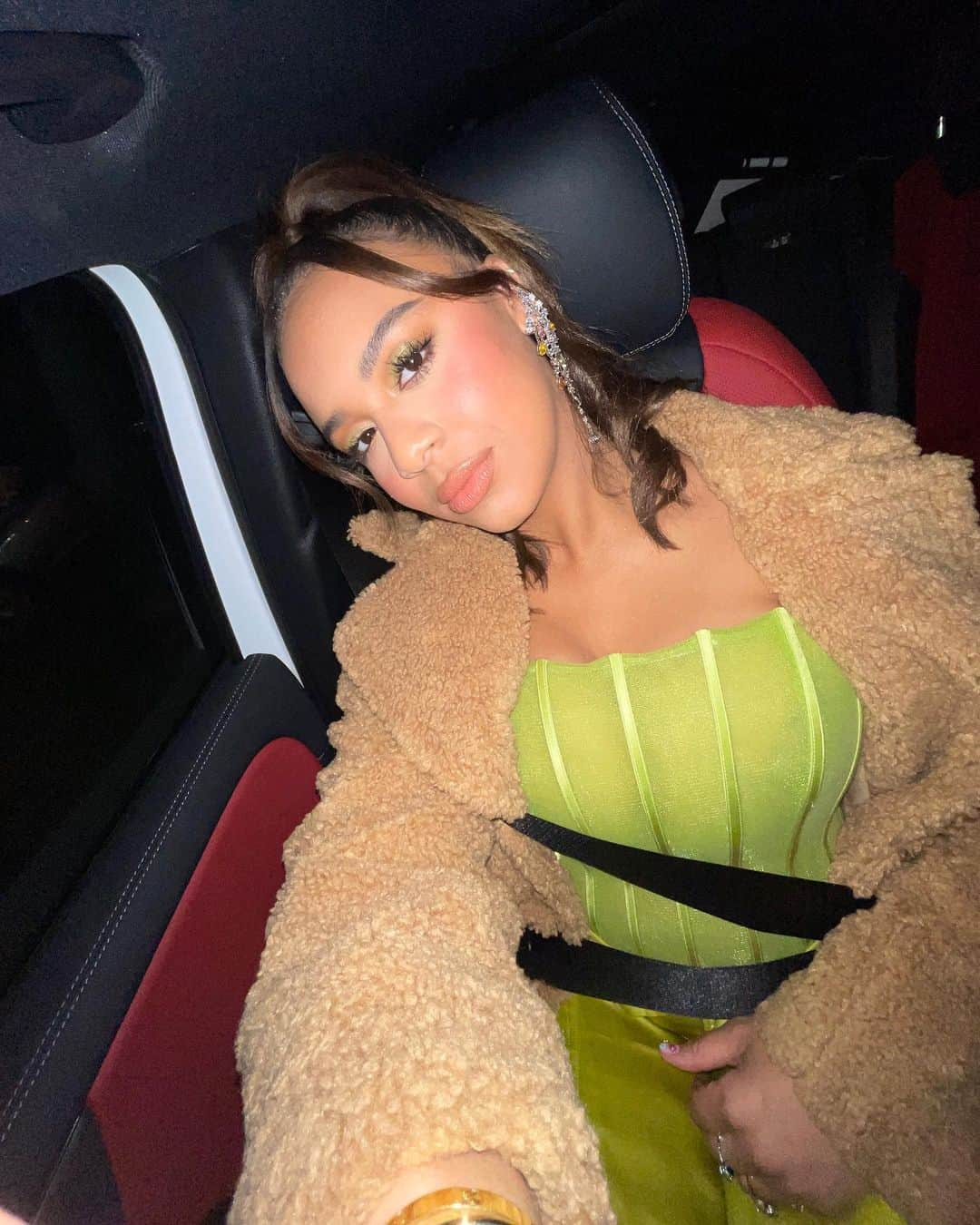 Nia Sioux Frazierさんのインスタグラム写真 - (Nia Sioux FrazierInstagram)「very young hollywood of me. thanks for the invite @vanityfair x @tiktok 😘」3月10日 7時28分 - niasioux