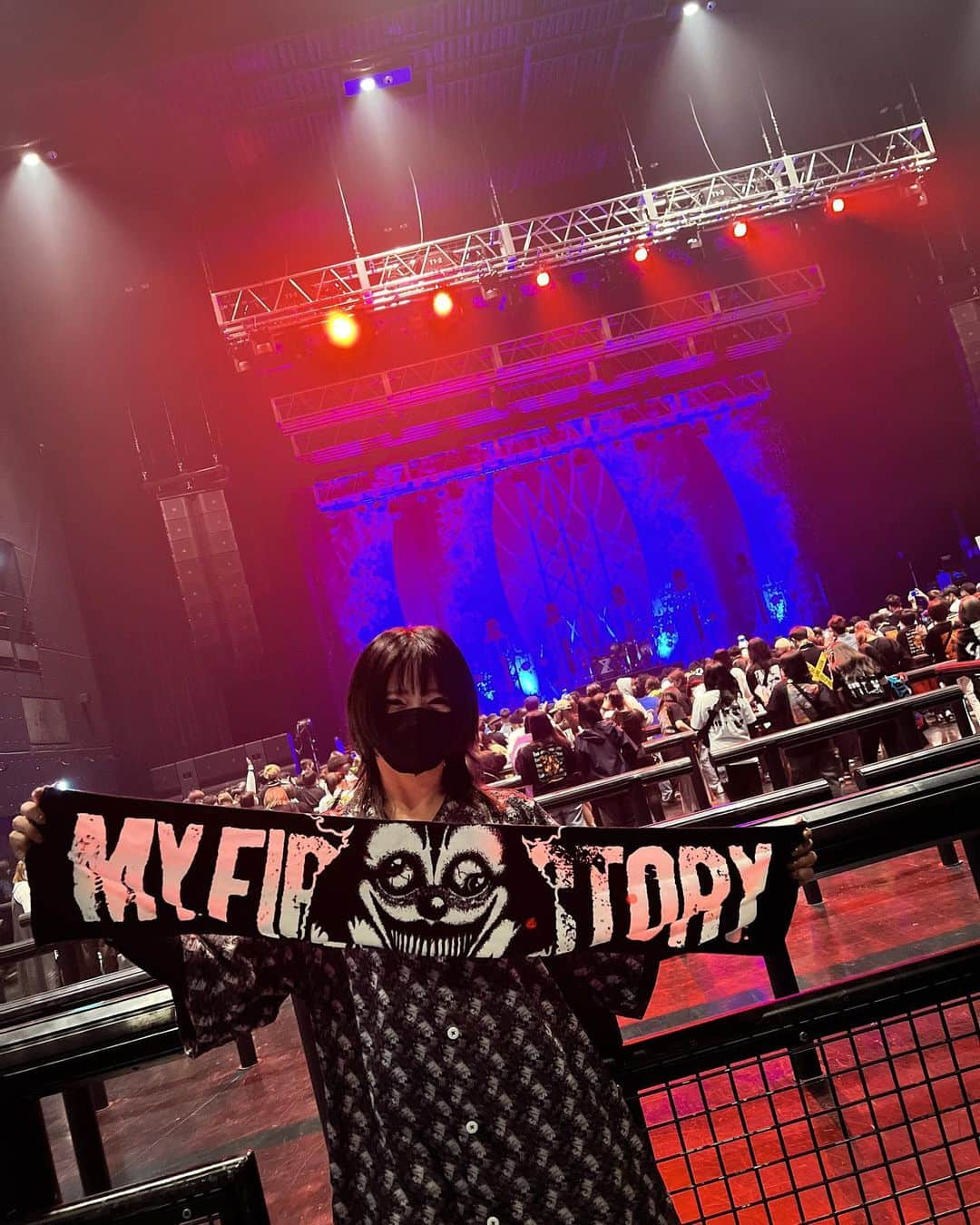 渚みつきさんのインスタグラム写真 - (渚みつきInstagram)「MY FIRST STORY  #live  #zepp  #haneda  #ツアー   #ワンマン  #初参戦  #入門  #てきな  #神セトリ   NO MC  #まじで最初から飛ばしまくってた  #おかげで給水タイミング困る  #が  #楽しいが勝ち   #終わってから速攻ファンクラブ入った   #ようこそ  #沼」3月10日 7時25分 - __nagisa_mitsuki__