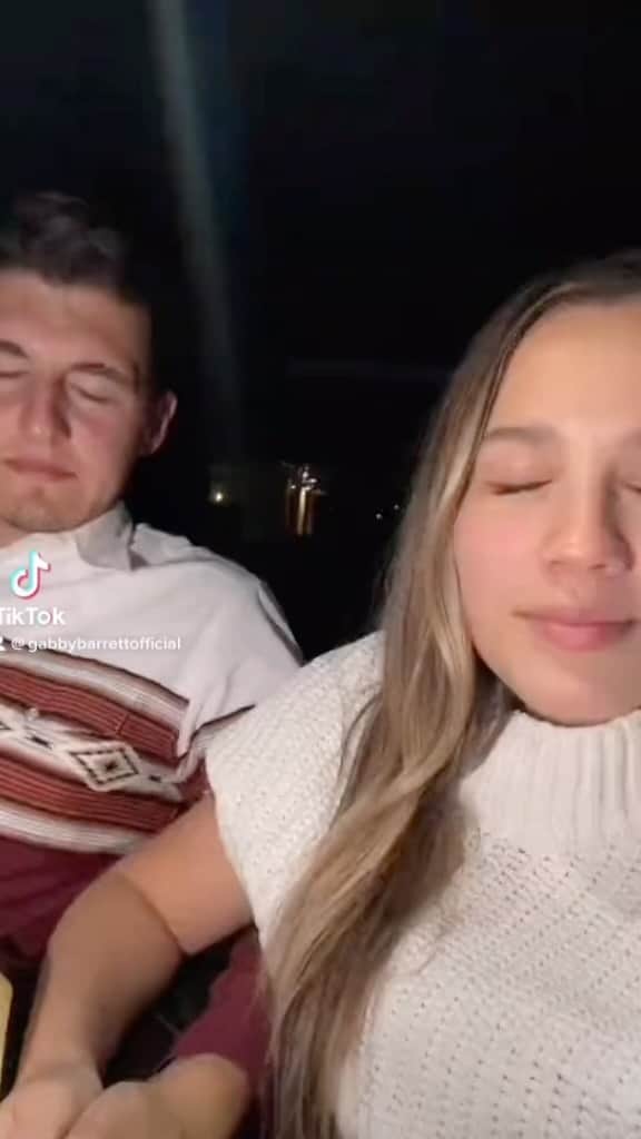 ギャビー・バレットのインスタグラム：「Not sure why we forgot to keep our eyes closed half way through.. 😂🤣🤣」