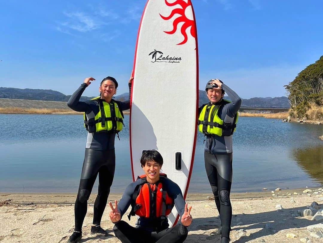 小出翔太のインスタグラム：「福島✖︎SUP✖︎サウナ  初めての福島観光♪ 浜通りにいってきました✨ 今回は 楢葉町でSUP♪ 川内村でテントサウナをする事に♪ 初めてのSUPで川に5、6回落ちたけど経験者のたむさんが手取り足取り教えてくれてからスイスイで寒さ忘れるぐらい楽しかった♪ 川内村、いわなの郷でのテントサウナ♪ 2度目のサウナ体験だったけど山の中でやるテントサウナ最高でした✨ 森林浴＋サウナで整えました✨ いわなの郷ではコテージ宿泊、キャンプもできるみたい！ テントサウナに興味のある人は『かわうちラボ』のサイトへ♪  自然が豊かな福島が大好きになりました✨  #ハママニ#SUP体験#SUP#テントサウナ#サウナ#福島#楢葉町 #川内村#pr#バチェロレッテ#バチェロレッテ2#バチェラー#親友#観光」