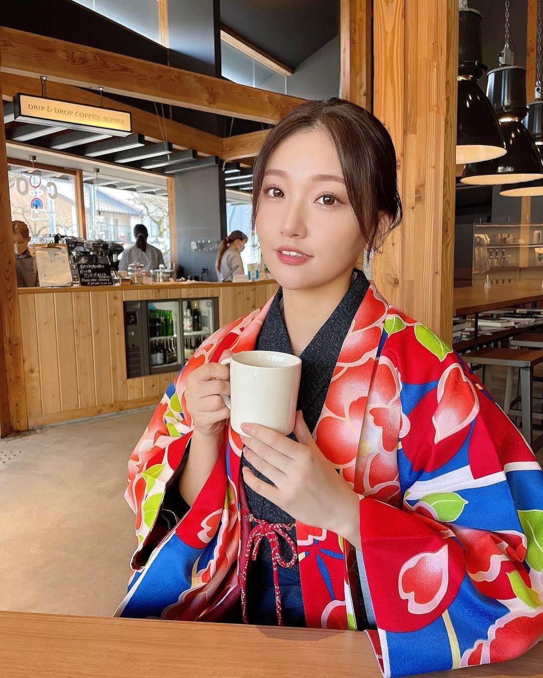 のインスタグラム：「ちょっと前に家族旅行いった時の📷✨  今シーズン2回も城崎行けると思わんかった☺️❤️  🦀蟹好きの私のにとっては大好きな場所やから 何回行っても最高に楽しい🥺💓💓💓  今回は三國屋さんって旅館に泊まったんやけど、 コスパいいのに🦀たっぷりやし 貸切風呂もあるし、めちゃくちゃいいお宿でした🌿✨  #城崎温泉 #旅行 #旅行好き #たびすたぐらむ #いっちゃん #関西 #関西モデル  #関西フリーモデル #フリーモデル　 #ブライダルモデル #ウェディングモデル #着物モデル #フリーランスモデル #看護師 #ナース #nurse」