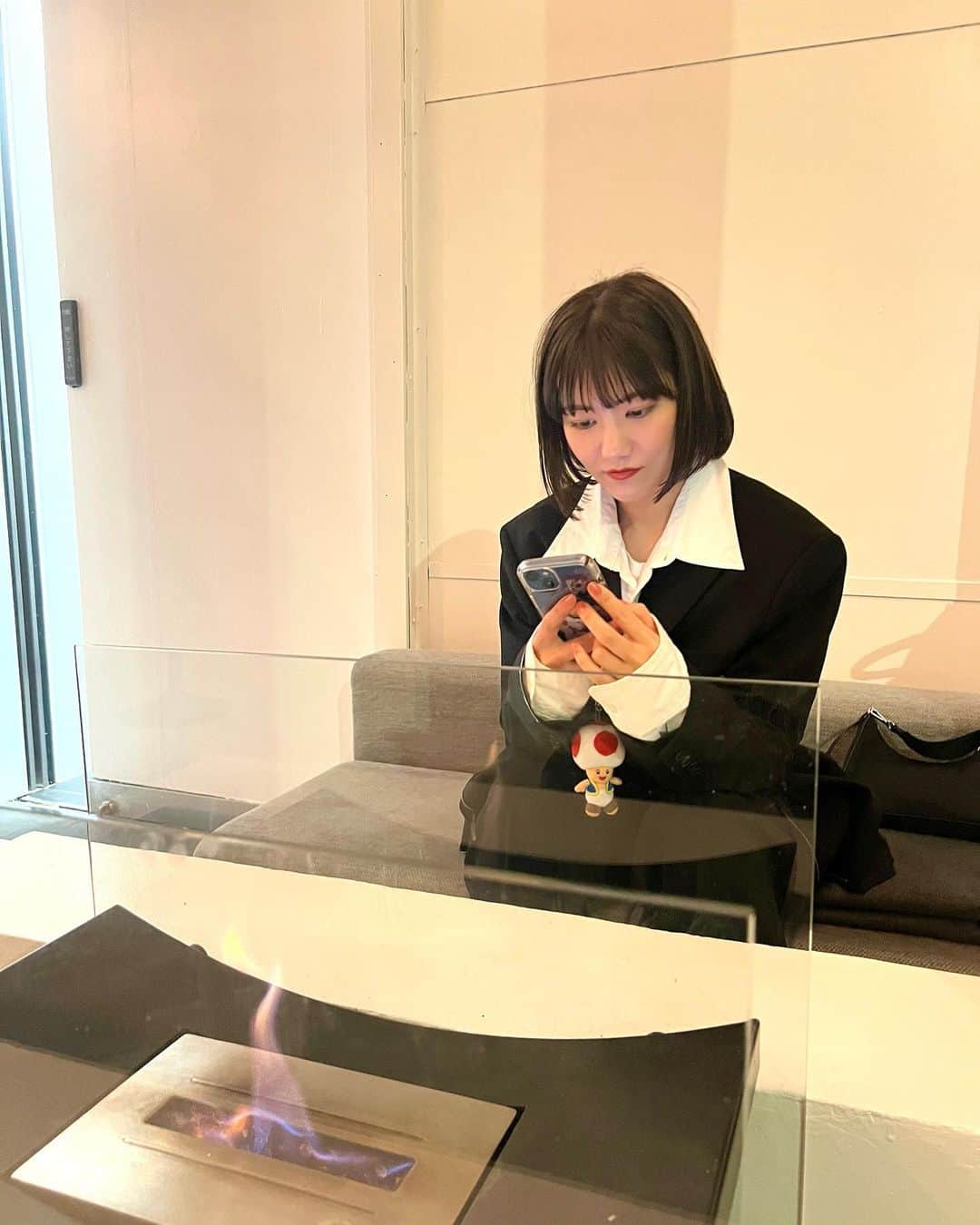 宮澤佐江のインスタグラム：「初めての切りっぱなしボブ👩🏻です。 別名タッセルボブともいうみたい、！ ． #おかえりキノピオ #ブリテン王国の旅から帰ってきました #春だしイメチェンしてみたよー」