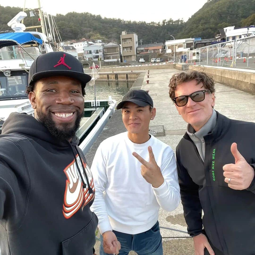 アイラ・ブラウンさんのインスタグラム写真 - (アイラ・ブラウンInstagram)「What a great fishing trip! We had phenomenal weather all day! Didn't get the outcome that we wanted with an abundance of fish, but atleast I caught a fish that I have never caught before! #fisherman #fishing #wakayama #Osaka #bunbun #deep-sea #raybanwayfarer #story #basketball #outdoors #nature」3月10日 20時41分 - irabrown44