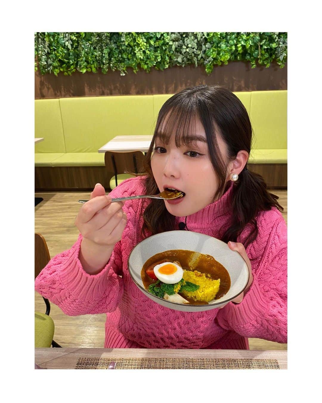 箭内夢菜のインスタグラム：「発見！ふくしま🍛  夢っぺ行ってこっせ season2  #8 動画がupされました～✨  前回、 久ノ浜漁港で お仕事見学の際にお世話になった、いちい水産の木村さんにご紹介して頂いた 『CROSS WONDER DINING』という レストランに行ってきました！🥰🍽  そこで今回は！ アンコウを使ったスープカレーを作るお手伝いをさせて頂きました～✨ アンコウの吊るし切りや、大きいお鍋をかき混ぜたり ヒラメを使ったピザを作ったり！ やっぱりお料理楽しかったです☺️  そしてとっっても美味しかった～🤤 ぜひYouTubeで『発見！ふくしま』か『夢っぺ行ってこっせ』 調べてみてください！   #発見ふくしま  #夢っぺ行ってこっせ」