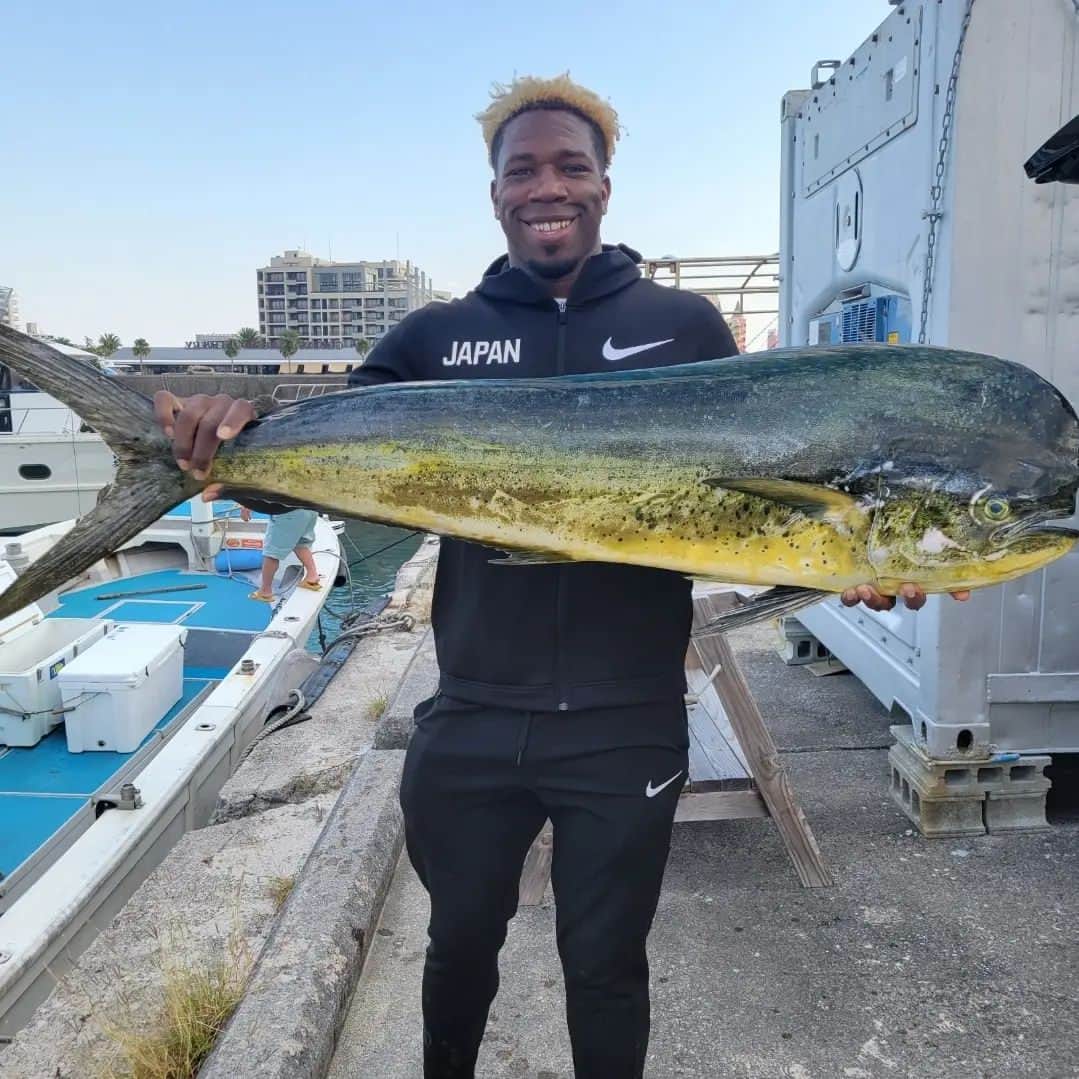 アイラ・ブラウンさんのインスタグラム写真 - (アイラ・ブラウンInstagram)「Throw back! Oldies, but goodies! #Okinawa #deepseafishing #tuna #dolphins #mahimahi #outdoors #fisherman #nature #Japan #ocean #basketball #texas #saltiga #shimano」3月10日 20時54分 - irabrown44
