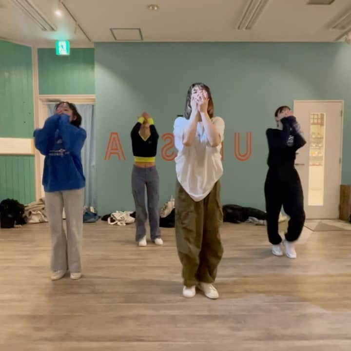 吉屋すえかのインスタグラム：「🐥🌸💭 music" @sloppydim_official  choreo" @sueka_ringooo  with" ① @nanane_7010 @yuha7727 @_miisha.____  ② @chihaya_115 @hiiragimyon  ・ たまにはレッスン動画🫶🏻 みんないつもありがとうだいすき ・ #KIMAGURE #sloppydim #unista #中央アートスクール @unistadancestudio @chuodancul」