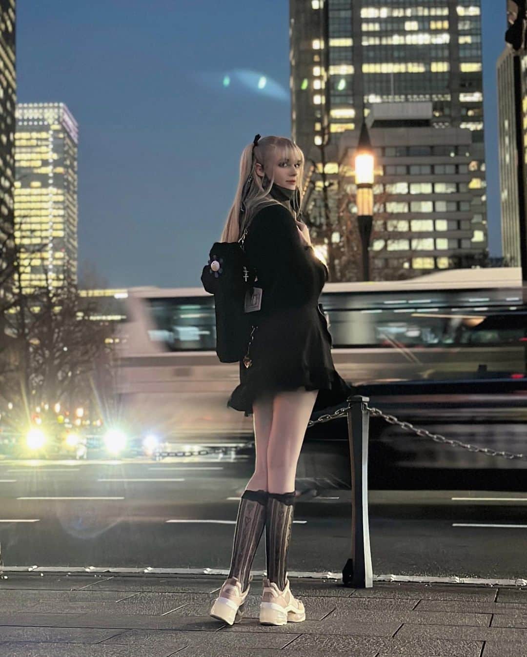 Hirari Ann（ヒラリー アン）のインスタグラム：「Went to gallery in Tokyo today 🌃🎀」