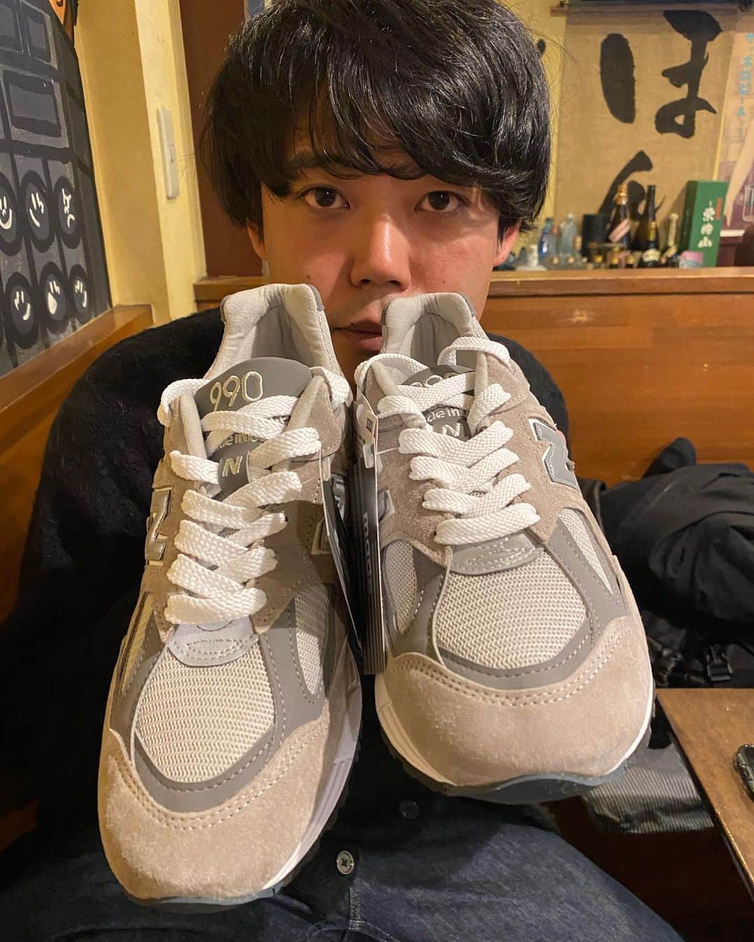 鎌田キテレツさんのインスタグラム写真 - (鎌田キテレツInstagram)「幸せショット  #大東しょうい食事会 #大東さんは先輩だけど大東しょういのフルネームがかっこよすぎて呼び捨てで呼んでしまう #絶対だめ #中谷さんと牡蠣 #この時期週3くらい一緒にいた #みんな幸せになって欲しいが口癖 #荒川と新幹線で遭遇 #その後はるにも会って今日泊まるとこがないと言い出し3人で宿探しまくる #キラキラした後輩眩しい #漫才至上主義in名古屋 #脇田さん名古屋の全てを喰らい尽くす #ロッシーさんとイオンモール営業 #空き時間にヒートテックを買ってくださる #テレビで見てたまんまの超かっこいい先輩 #中谷さんからの誕生日プレゼント #この日僕は漫才師になりました #37期東京大集合 #全員オーディション落ちる #安場さんの歯の汚れは萌々にお任せあれ #介護 #周平さんと中谷さんとスラムダンク #2時間ずっと泣いてた #次はブルージャイアント誰か見に行こう #ノムさんからの誕生日プレゼント #洒落にならないくらい高い靴をいただいた #なける」3月10日 12時57分 - nendo.1116