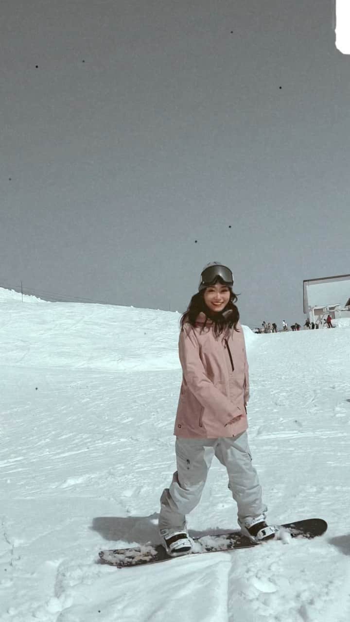 真崎かれんのインスタグラム：「🏂 #snowangelmag #snowboarding  #snowboader #snowbordgirl  #スノボー女子 #スノボー #上越国際スキー場」