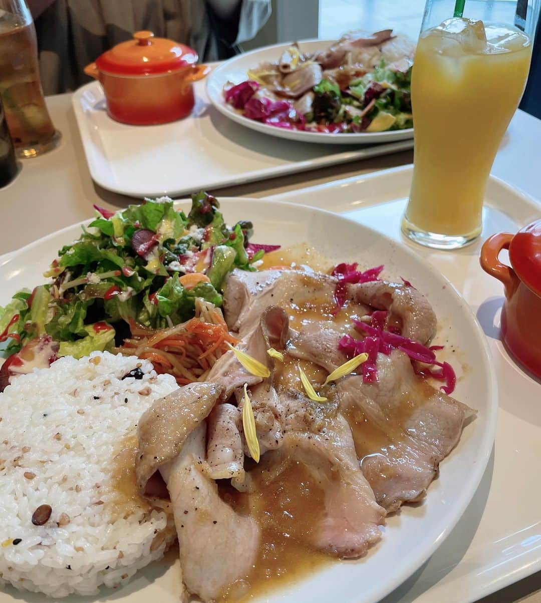 saya__igさんのインスタグラム写真 - (saya__igInstagram)「@andpan_hokkaido 🥐  とってもお洒落な店内に美味しいランチ✨ 最高でした🤍  @e.suzu30 🤍🤍 連れて行ってくれてありがとう💓  楽しかったー😋🤍 幸せ🤍  #cafe #sapporocafe #lunch #札幌カフェ」3月10日 14時55分 - rin____kr