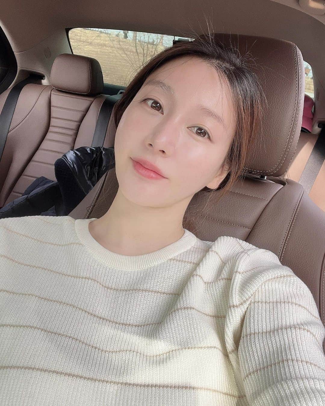 ハン・ジウンのインスタグラム：「ෆ⃛ 오늘 날씨가 너무 좋아🧡 컨디샨도 며칠만에 좋아아아아아 짜장면 먹은 흔적도 남기규 /_\ 💕」