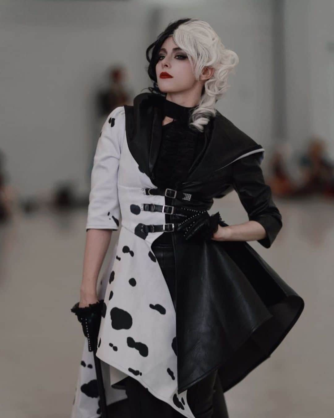 ユリコ・タイガーさんのインスタグラム写真 - (ユリコ・タイガーInstagram)「Cruella 🐾   not everyone knows but I did Cruella last year at Halloween.  あんまり知られてないが 実は去年にクルエラ(実写)のコスプレをしたことある！  #disney #cosplayer #cosplay #コスプレ　#外国人モデル」3月10日 15時22分 - yurikotiger