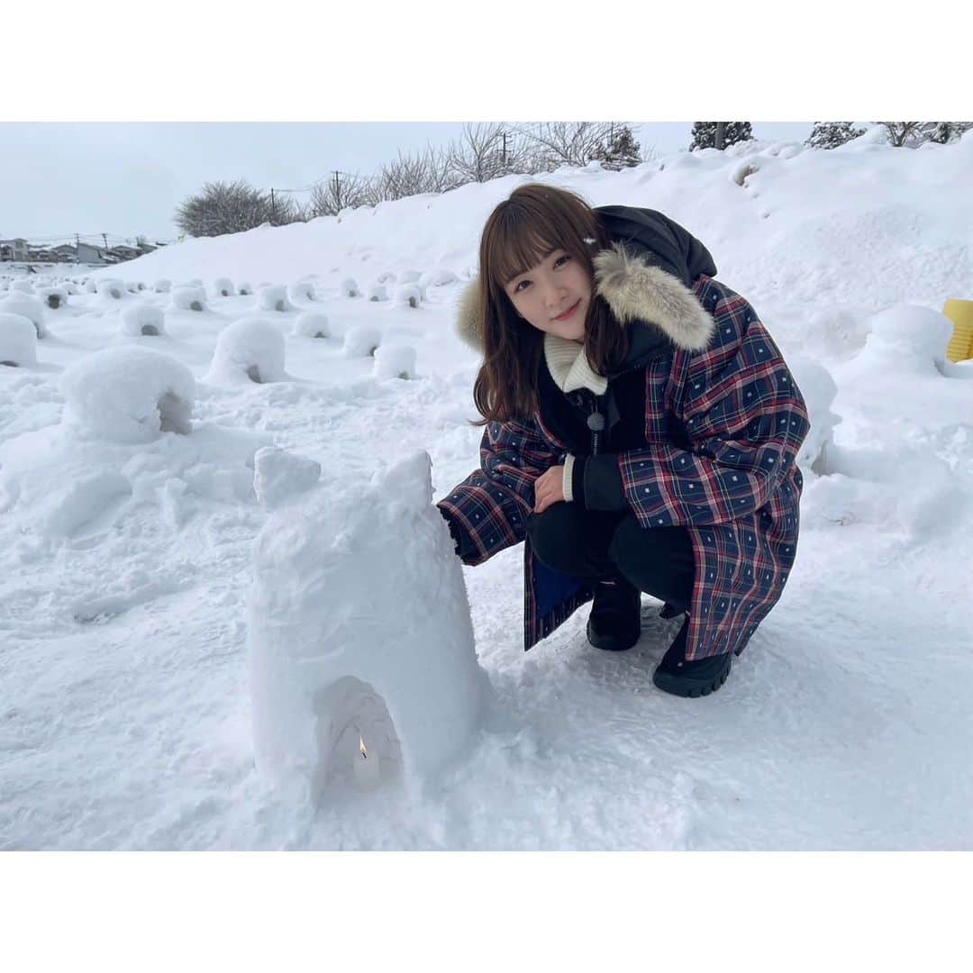 生駒里奈さんのインスタグラム写真 - (生駒里奈Instagram)「. 今夜放送の沸騰ワード10にて またまた秋田に取り憑かれて来ました〜！！  雪がもふもふの秋田に帰れるのが久しぶりだったのでテンション上がりました！！  あ、自分雪国の子だなって思えました！！  私が上京した後に出来たアクティビティや、 私が小さい頃から大好きな物。  地元の人でもびっくりしちゃうイベントなど盛りだくさんです😘  話変わるけど、髪伸びたな〜〜 気持ちは切りたいのよ。 ハンサムショートにしたい。 した上で一回真っ赤に染めたい。  夢です。  それはともかく！！ 沸騰ワード10絶対見てくれよな！！ それで、秋田に遊びに来てけれな！！  #沸騰ワード10 #秋田県 #由利本荘市 #生駒里奈 #生駒ちゃん」3月10日 15時38分 - ikomarina_1229
