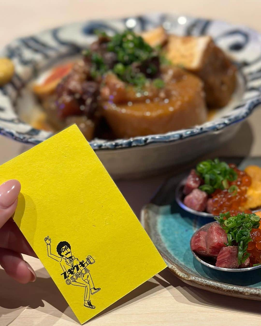 板野優花さんのインスタグラム写真 - (板野優花Instagram)「🍴大阪・八尾 ブギウギOSAKA さん @boogiewoogie_osaka  近鉄八尾駅から徒歩5分圏内🚶‍♀️ ・ 八尾にめちゃくちゃオシャレな居酒屋さんがあって インスタ映え抜群だったので紹介するねー🥰 ・ 今回はイチオシのメニューを頂いて その中でも特にどて煮が美味しかった✨ 2人でちょうどいいくらいのサイズだけど 全然1人で食べ切りたいくらいの美味しさ😂 ・ どのお料理も本当に美味しかったから 映えだけじゃなく味にも満足したい方に オススメの八尾グルメでした👏💕 ・ #ブギウギOSAKA #近鉄八尾 #大阪飲み屋 #大阪グルメ #近鉄八尾グルメ #八尾居酒屋 #関西グルメ巡り #八尾グルメ #グルメ巡り好きな人と繋がりたい  #関西グルメ #おいしいもの好きな人と繋がりたい #飲み活 #おすすめ居酒屋 #グルメ女子」3月10日 16時36分 - yuka_itano