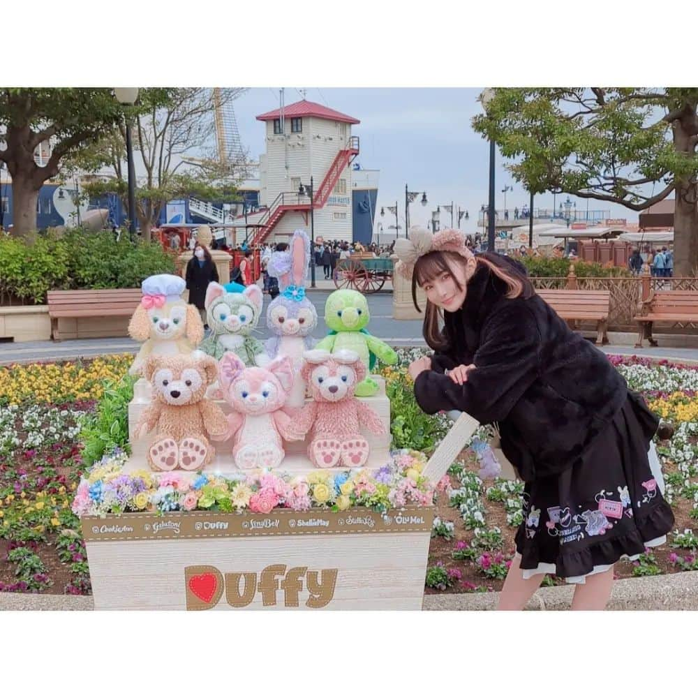 片瀬美月さんのインスタグラム写真 - (片瀬美月Instagram)「✨🏰🐭⁡ ⁡*⁡ ⁡*⁡ ⁡*⁡ ⁡ダッフィーフレンズちゃん！⁡ ⁡リーナベルちゃんがいちばんわたしっぽいかな？⁡ ⁡*⁡ ⁡*⁡ ⁡*⁡ ⁡✨🏰🐭⁡ ⁡#ディズニーシー ⁡ ⁡#ディズニー ⁡ ⁡#disneysea ⁡ ⁡#リーナベル ⁡」3月10日 16時49分 - miduki_cat