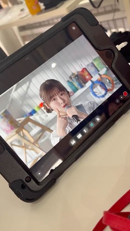 新倉愛海のインスタグラム：「Life Is Beautiful  MV  off shot📸✨ ⁡ 明日　笑えるようにっ！！ ⁡ #アプガ2 #Japaneseidol #オフショット」