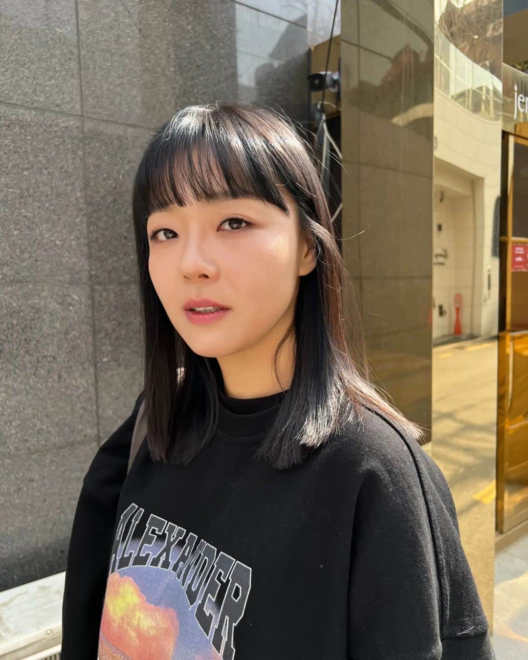 イ・サンヒのインスタグラム：「오랜만에 :) !!!!  오늘도 좋은 날❣️되어요」