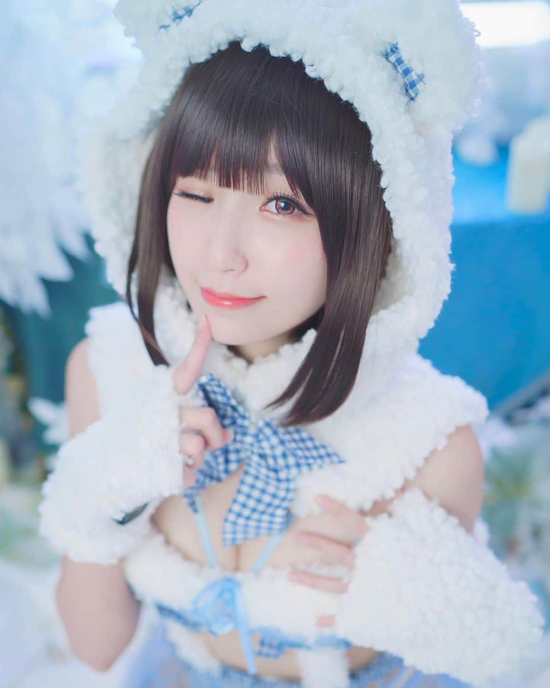 Sherryさんのインスタグラム写真 - (SherryInstagram)「- March Tier 2 - Snowy Bear ʕ•ᴥ•ʔ ❣️Full set photo ► https://reurl.cc/WEd7Rk   看起來很暖但又很冷的衣服?!!! 總之就是毛茸茸就對了ʕ≧ᴥ≦ʔ  #cosplay#cosplayer #cosplaygirl #photo #cosplayphoto #cosplayersofinstagram #cosplayphotography #anime #silverxherecosplay #patreoncreator #patreonartist  #コスプレ　#コスプレイヤー　#コスプレイヤーさんと繋がりたい　#コスプレ写真 #malymoon」3月10日 17時53分 - silverxhere