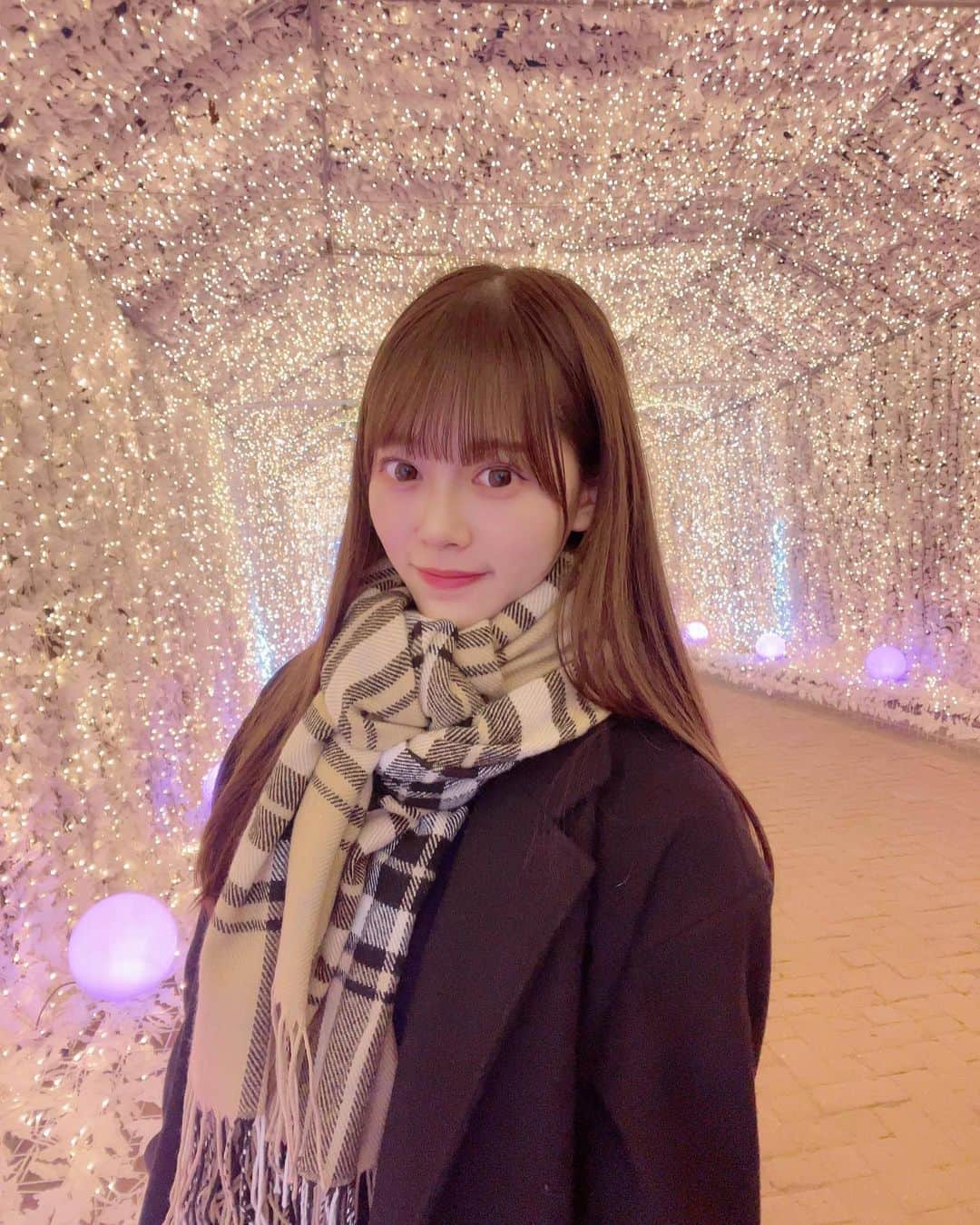 松村キサラのインスタグラム：「・ 時之栖に行った時の！ イルミネーション綺麗だった！🤍  1月に撮った写真だけど載せちゃいます この頃に比べたら暖かくなったね〜  #時之栖 #時之栖イルミネーション #イルミネーション #静岡 #御殿場」