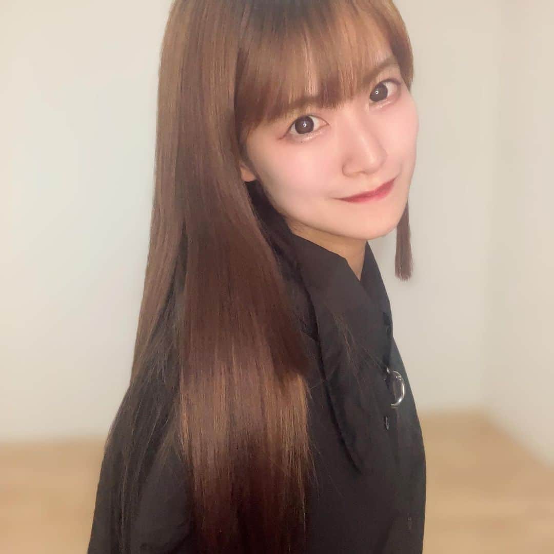 北原ゆかのインスタグラム：「今日は美容院で極上トリートメントを施されてきました🥹  嬉しい☺️🍀」