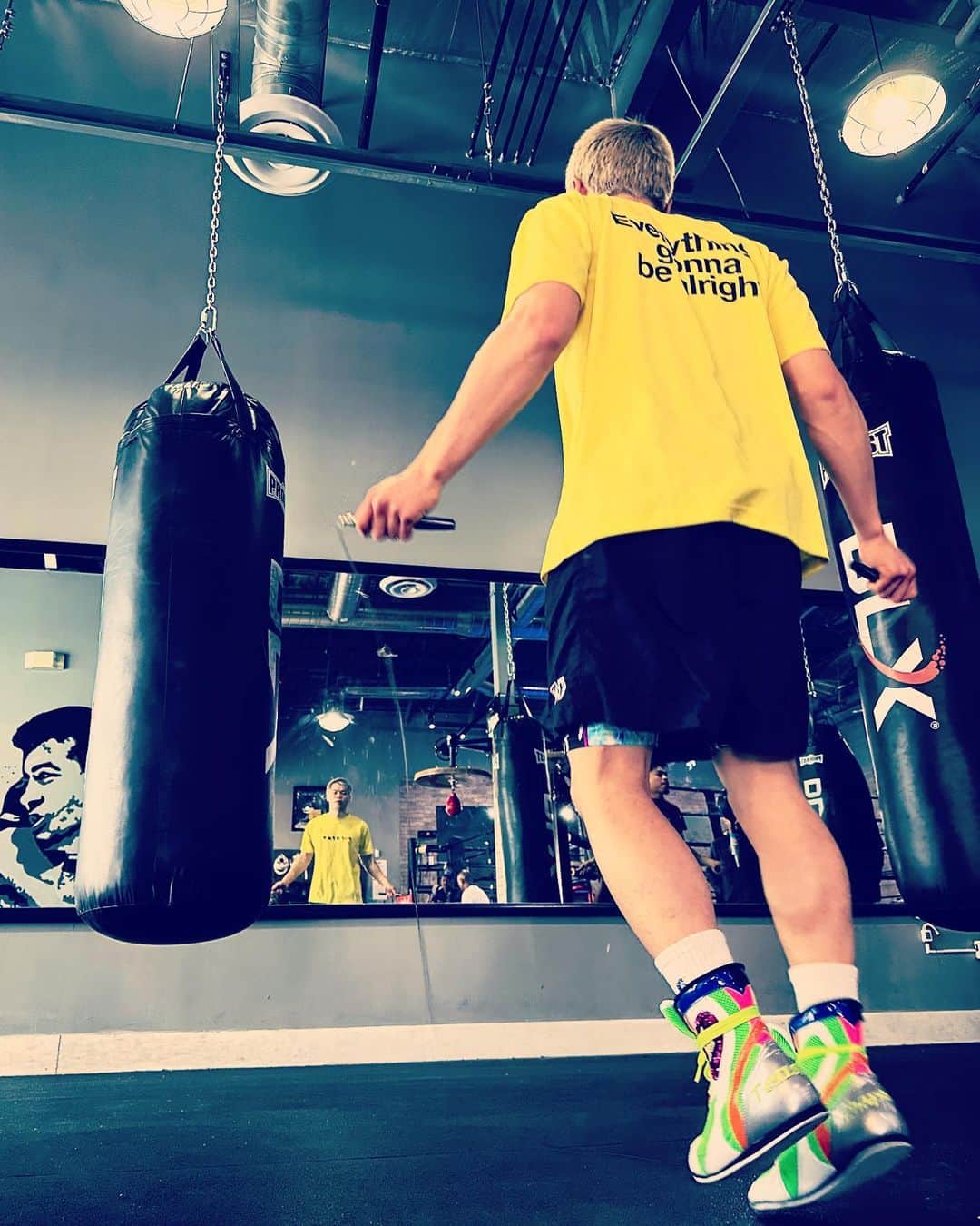 粟生隆寛のインスタグラム：「Last sparring in Vegas tomorrow 🥊」