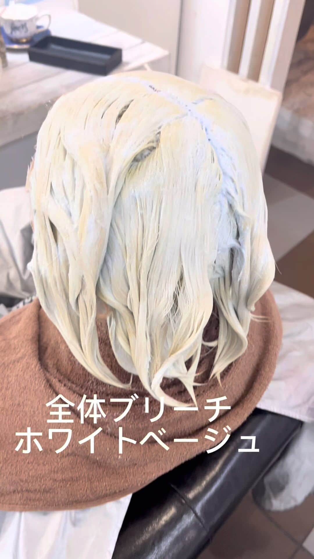 曽我洋平のインスタグラム：「ホワイトベージュ . .  予約や料金.質問等ある方電話やDMでお問い合わせ出来るので気軽にお待ちしてます😁 . 只今スタッフも募集中なので連絡お待ちしてます . #ローレンウィズ#rollenwiz#ローレン#rollen#原宿美容室#アッシュカラー #ベージュカラー#グレージュカラー#グレージュ#エクステ#シールエクステ#外国人風カラー #グラデーションカラー#ハイライト#バレイヤージュカラー#インナーカラー#トリートメント#ダブルカラー#ハイトーンカラー#ミルクティーカラー#ギャル#撮影#モデル#サロンモデル#キャバ嬢#メッシュカラー」