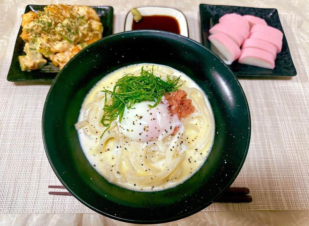 若松春奈のインスタグラム：「#明太クリームうどん #エビとアボガドのマヨマスタード和え  #料理 #料理勉強中 #自炊 #自炊生活 #自炊女子 #自炊記録 #おうち時間#料理記録 #料理初心者 #自炊日記 #自炊ごはん #ご飯のお供 #ご飯好き #女優飯#女優#若松飯 #cooking #cookingram #cookingtime_stilettoinstyle」