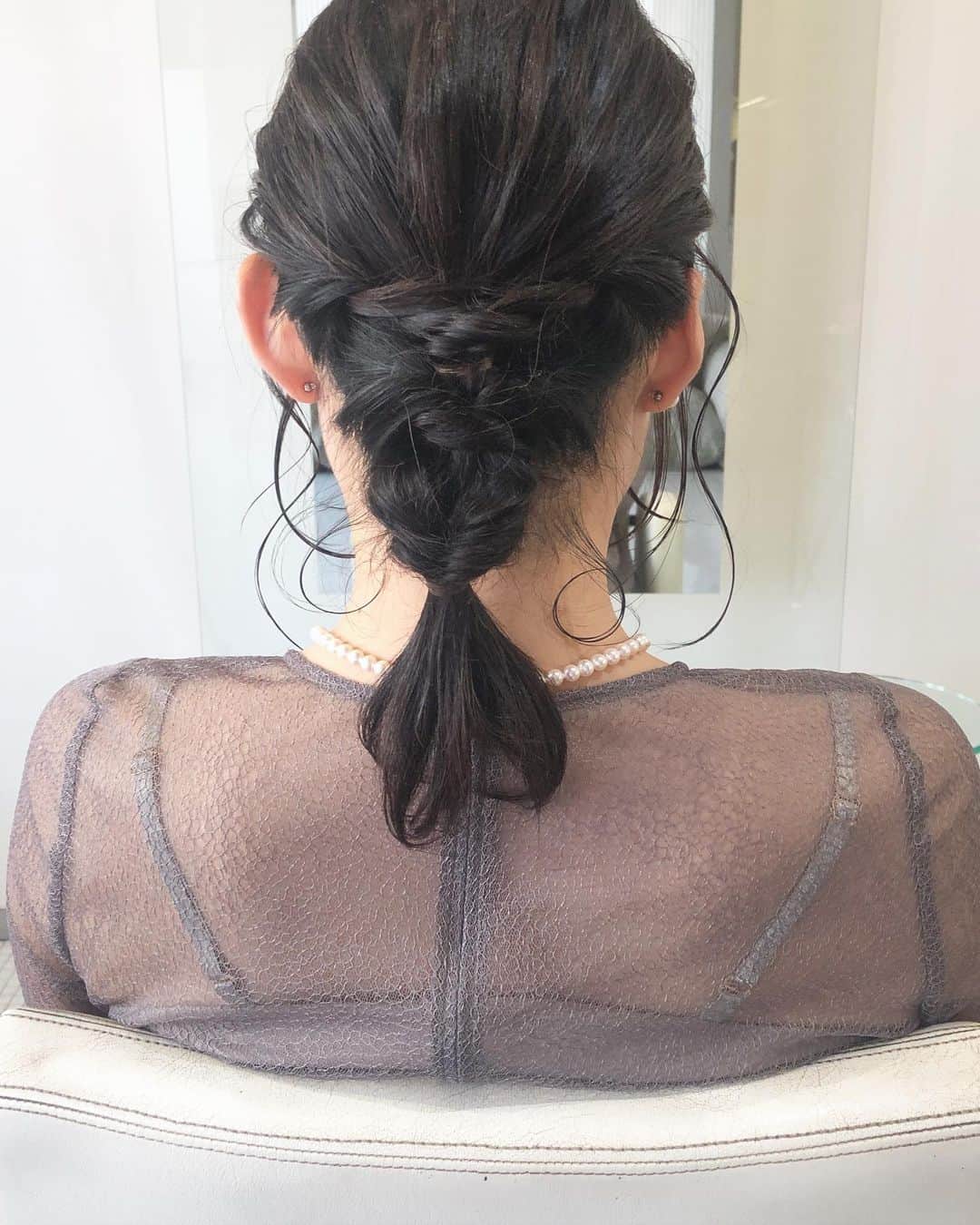 のインスタグラム：「ヘアアレンジ & ヘアセット 河村タカシ 早朝からもアレンジご相談ください 長さに合わせて 可能な限りご希望にこたえれるように 頑張ってアレンジさせてもらいます  #hairarrangecam #hairarrange #hairset #hair #ヘアアレンジ #ヘアセット #ヘア #編み込み #braid #plait #大阪 #心斎橋 #美容 #followme #二次会 #結婚式 #ウェディング #ブライダル #プロセス #ヘアアレンジ解説 #hairdresser #美容室 #美容師」