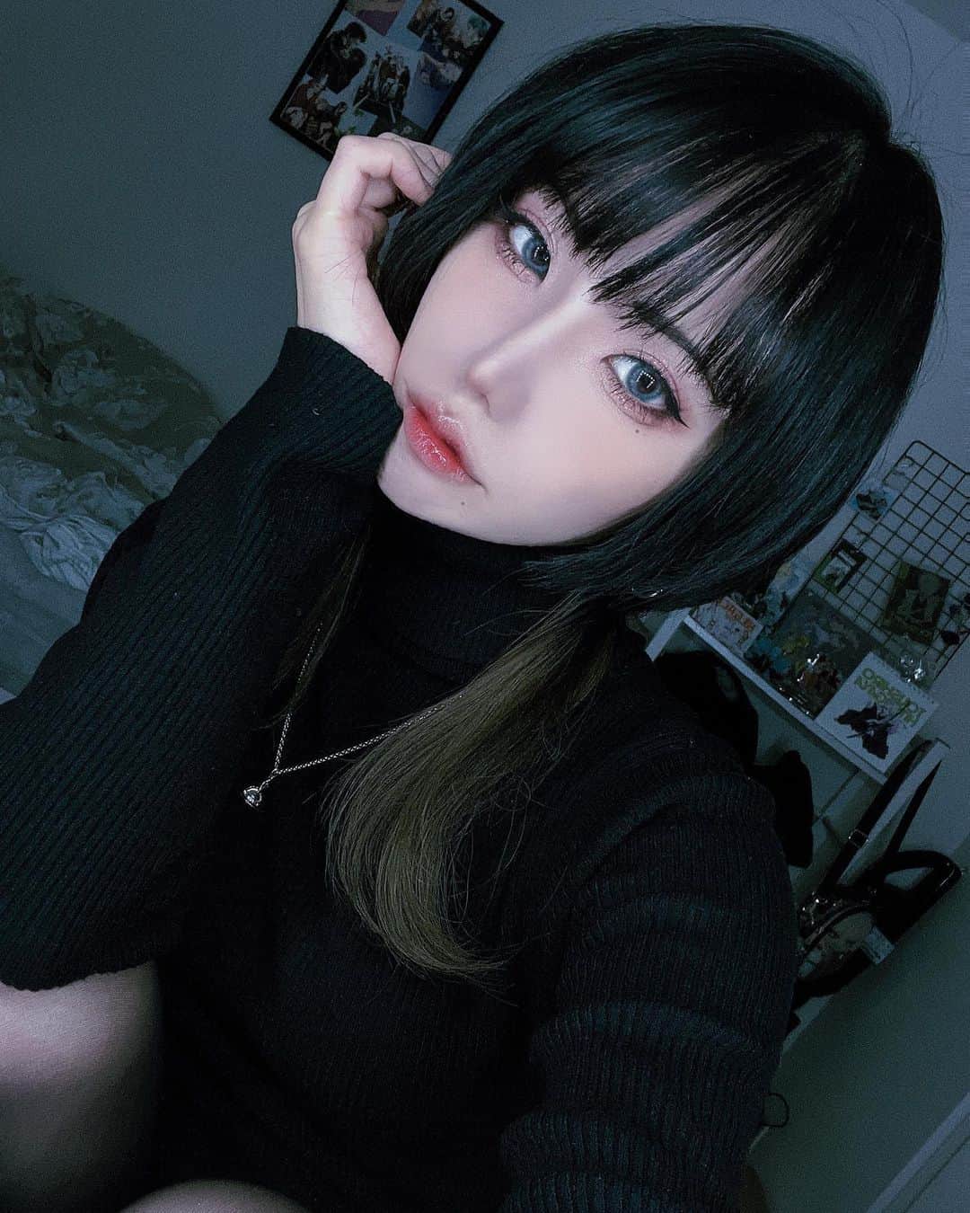サヤカのインスタグラム：「.  やっと満足のいく 唇シェーディングできて嬉しい自撮り🤳  #me」