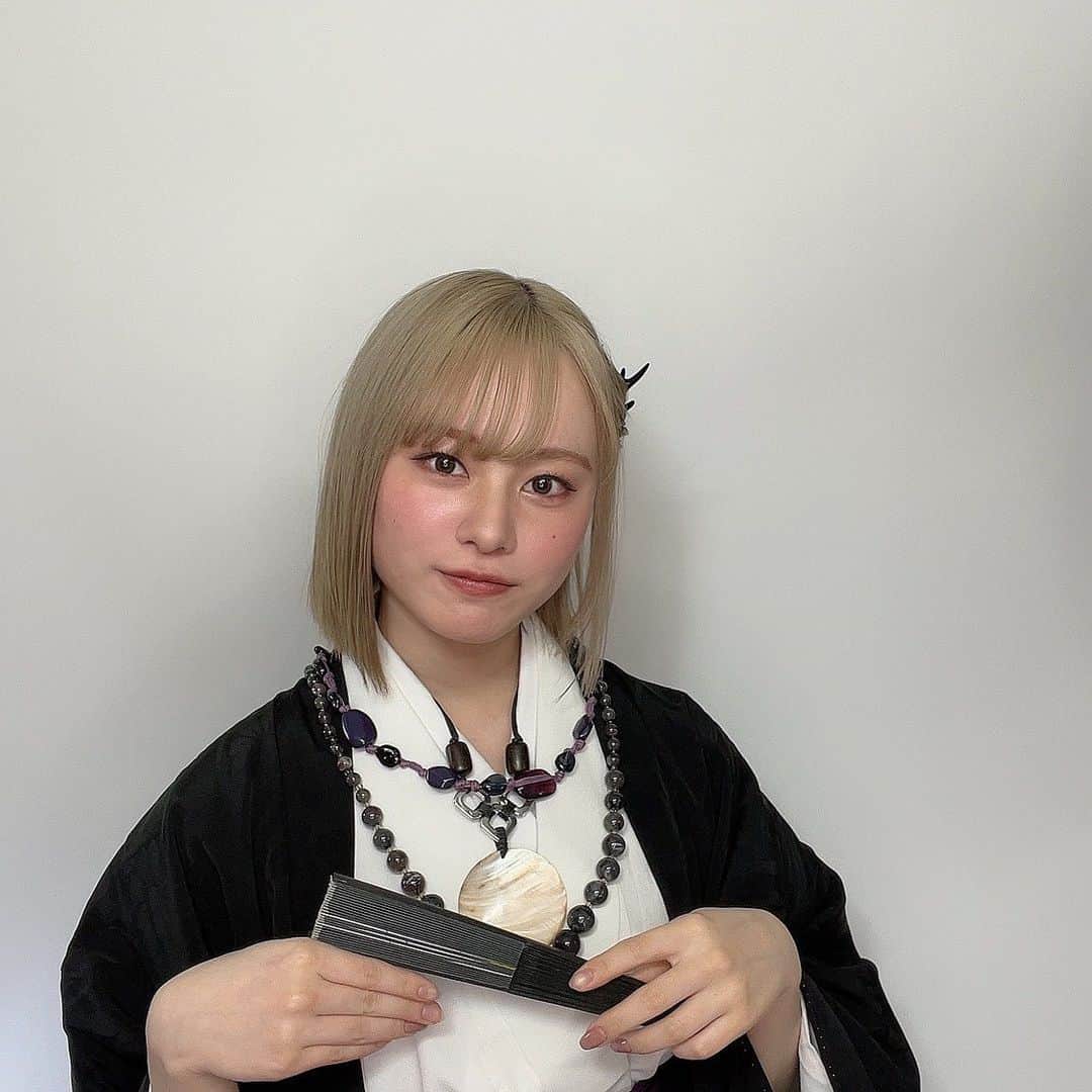 平瀬美里のインスタグラム：「お知らせ💫 ⁡ 5月公演 アリスインプロジェクト 舞台「魔銃ドナー 巫/かんなぎ」 に忌部榊（いむべさかき）役で出演させていただきます！ ⁡ 2023年5月3日（水・祝）～7日（日） 新宿村LIVEにて行われます！ ⁡ チケット発売3月17日(金)12時からです！ また告知しますね〰️✨ ⁡ ゴールデンウィークみんなに会えるの楽しみにしてます💗 ⁡」