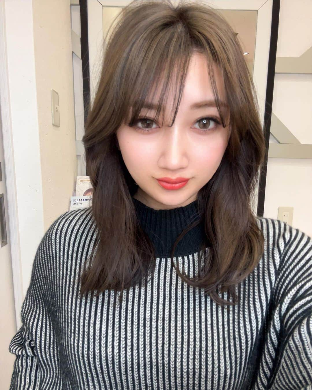 YUMIKAのインスタグラム：「2度目のリップアート💋 @ktwo_clinic_nishinomiya 行ってきました〜🫶✨  前回と一緒でアーティストの @sachika_ktwo.artmake さんに作って頂きました💕  口腔内の麻酔で最初から最後まで 全然痛みも無く麻酔切れても快適⸜(๑⃙⃘'ᵕ'๑⃙⃘)⸝⋆︎*  一枚目は施術直後なので またしてもプックリ感MAXですが beforeと比べても発色良い感じ💋  私の場合１回目よりも皮剥けが殆どなくて 5日目の今日も保湿しただけで ずっと好きな色が色付いてくれてるの本当幸せせ過ぎるのでオススメです🥹💕 . . #リップアート #リップアートメイク #アートメイク #ktwo #西宮ガーデンズ #眉アート #眉毛アートメイク #ktwobeautyclinic #アートメイク大阪 #アートメイク神戸 #アイラインアートメイク #西宮北口」