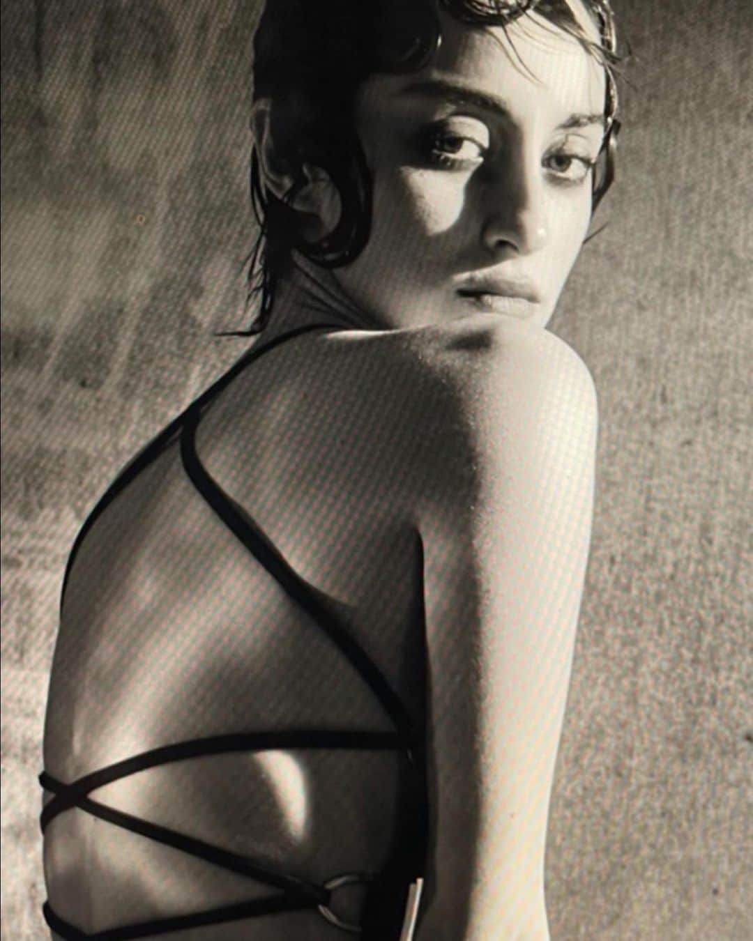 国木田彩良のインスタグラム：「Raw and unretouched By @lesliekeesuper @dsquared2 🔥」