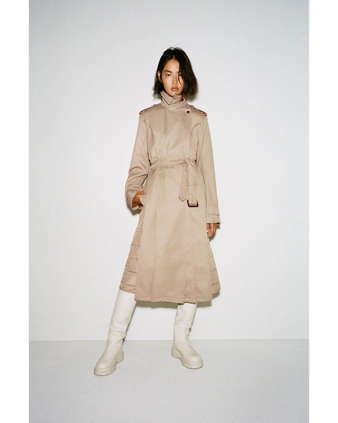 マッカージュのインスタグラム：「Trench Season  The ASTRID a double-breasted trench coat featuring light down panelling for utilitarian comfort and avant-garde style.」