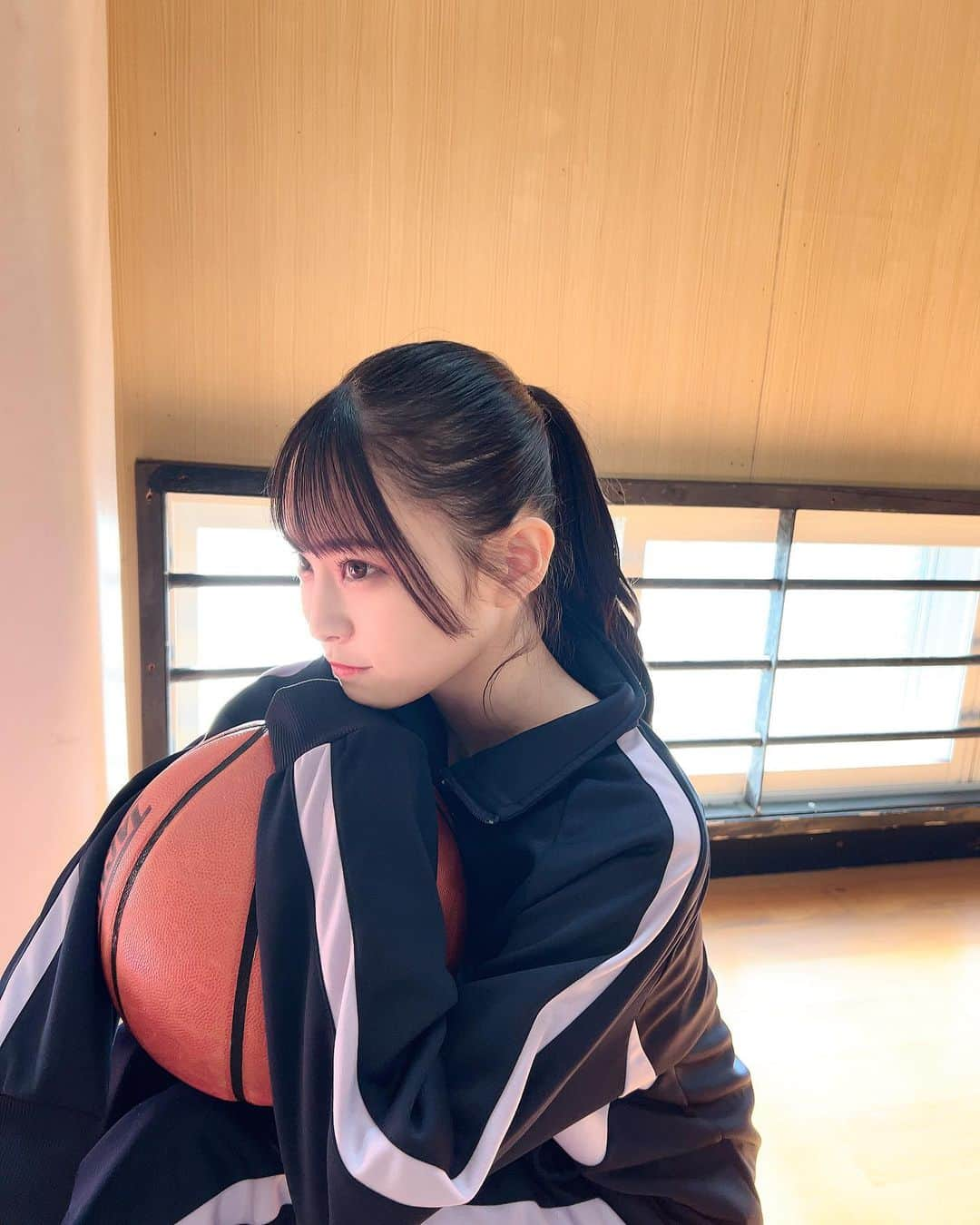 竹本くるみのインスタグラム：「バスケ部のマネージャーっぽい 🏀」