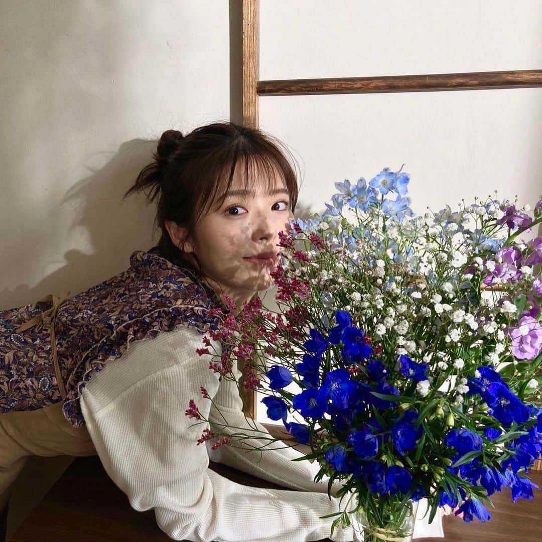 鈴木ゆうかのインスタグラム：「.  ThisisLAST 【 情とは 】 ジャケット写真とMV出演させていただきました！ ぜひご覧ください🎥  #ThisisLAST」