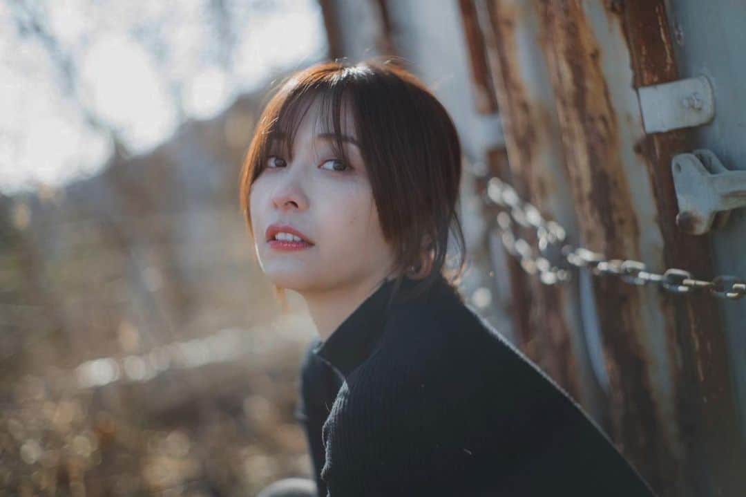 のインスタグラム：「今日も暖かかったですねー。 鼻が赤くなる季節はもう終わったよね、、？  #数年前のわたし #冬さよなら #春待ち遠しい #山崎真実」