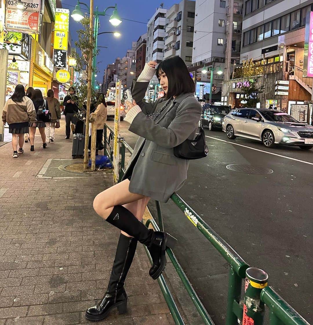 河崎みーなのインスタグラム：「久しぶりのしのくぼ🇰🇷히히 ましちゃんが可愛く撮ってくれました🫰🏻 . . .」