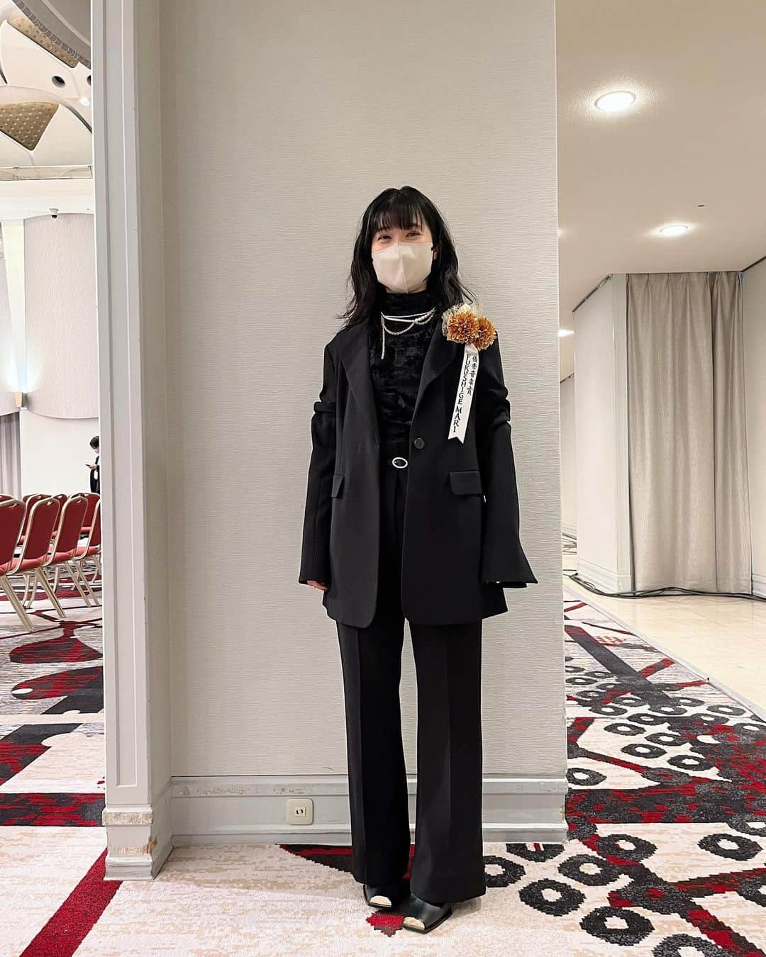 ちゃんMARIのインスタグラム：「日本アカデミー賞の授賞式、さきほど終わりまして、FUKUSHIGE MARIは優秀音楽賞をいただきました。 「月の満ち欠け」という映画に出会えたし私はなんて幸運な人物だろうと感慨深く思っています。廣木隆一監督はじめ映画チーム、そして手伝ってくださったミュージシャンのみなさんに大きなリスペクトと感謝をしたいです。 もちろん本業はバンドだと思ってるけど、またチャンスがあればいろんな曲を作ってみたいです。 ほんとうにありがとうございます。 ラブ🫶」