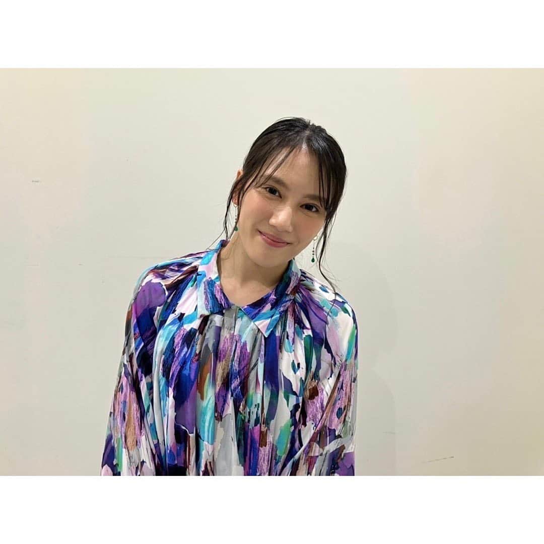 山本千尋のインスタグラム：「. 「アナザースカイ」ご視聴頂きありがとうございました。 一歩一歩。報恩謝徳の気持ちを忘れずに。自分らしく突き進みたいと思います。これからもよろしくお願い致します🤲  旅に希望の光を照らして下さった「アナザースカイ」スタッフの皆様。現地でサポートして下さった皆様。本当にありがとうございました。記憶力のなさで振り回す形となってしまい申し訳御座いません（笑）チームの皆様のお陰で7年前とは違う景色が見れました。ゆっくりご飯に行きたいです！(インスタを通じてここで叫ぶ) 本当に楽しかった。  #ここが私の #アナザースカイ #ロサンゼルス #です  #ANOTHERSKY #LosAngeles #thankyou  スタッフさんの愛が詰まった30分に涙。」